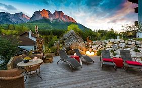 Bayern Resort Hotel - Adults Only - Mit Zugspitzblick - Eibsee-Naehe - Wellnessbereich - Naturpool Im Sommer