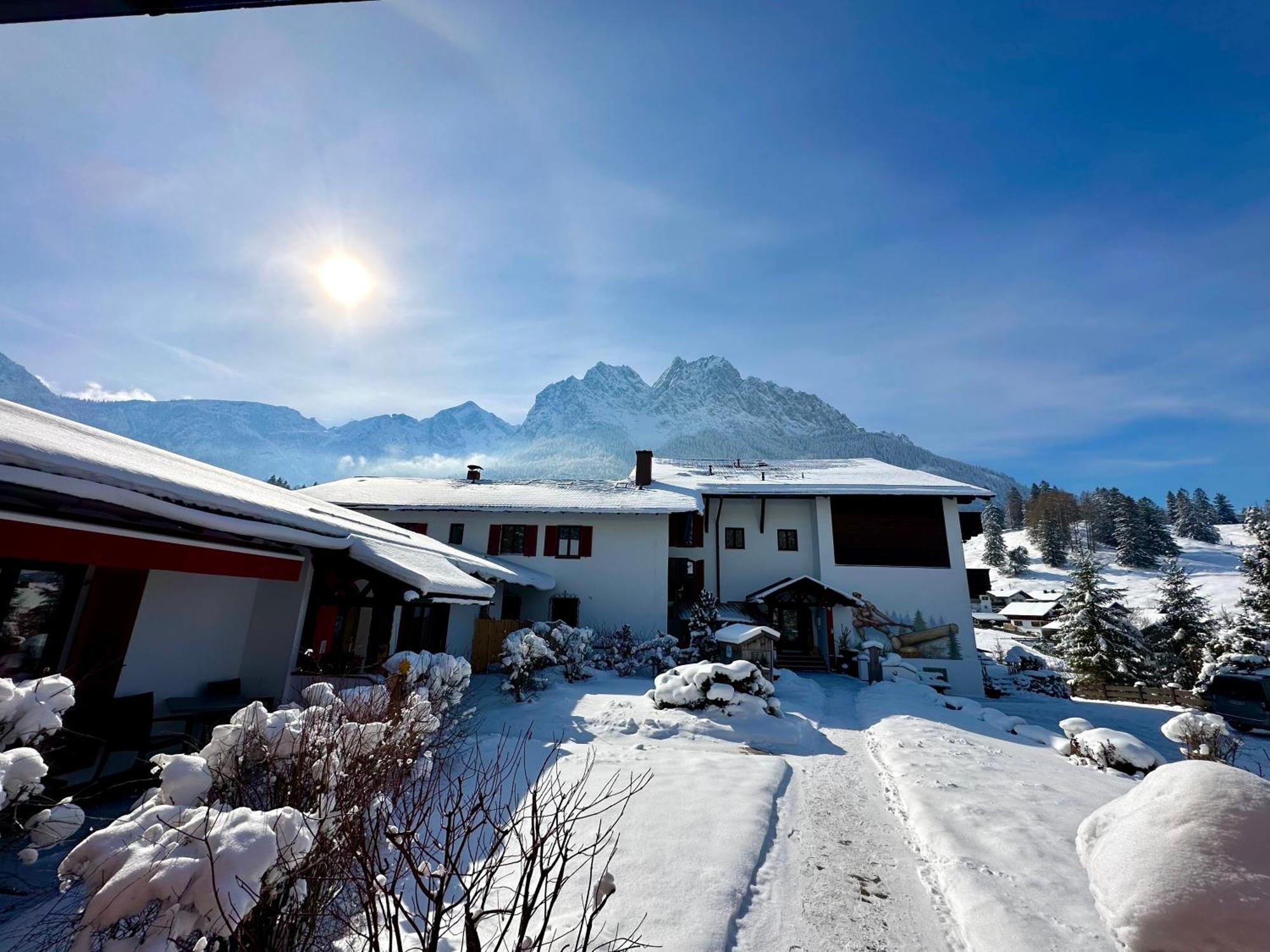 Bayern Resort Hotel - Adults Only - Mit Zugspitzblick - Eibsee-Naehe - Wellnessbereich - Naturpool Im Sommer Grainau Extérieur photo