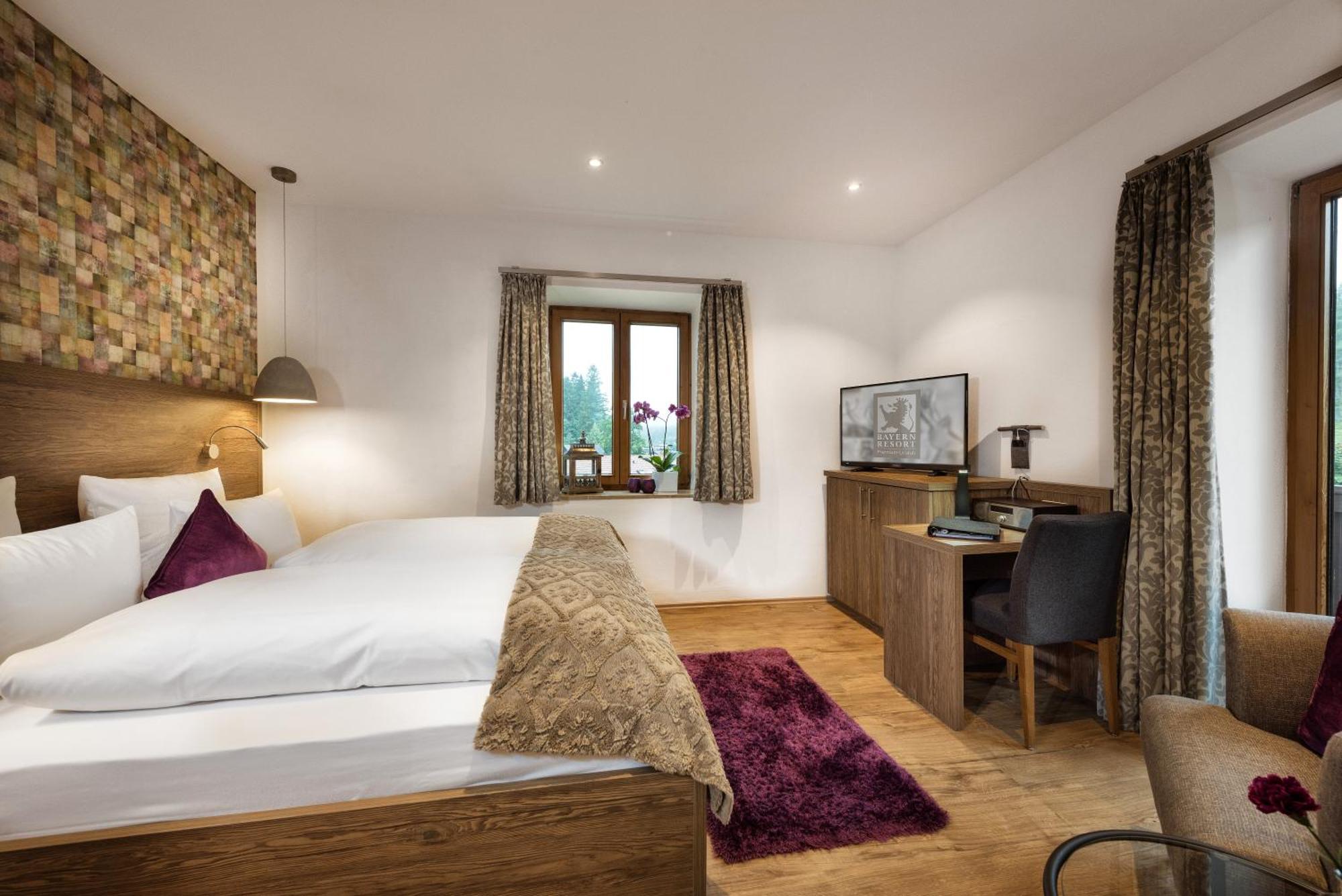 Bayern Resort Hotel - Adults Only - Mit Zugspitzblick - Eibsee-Naehe - Wellnessbereich - Naturpool Im Sommer Grainau Extérieur photo