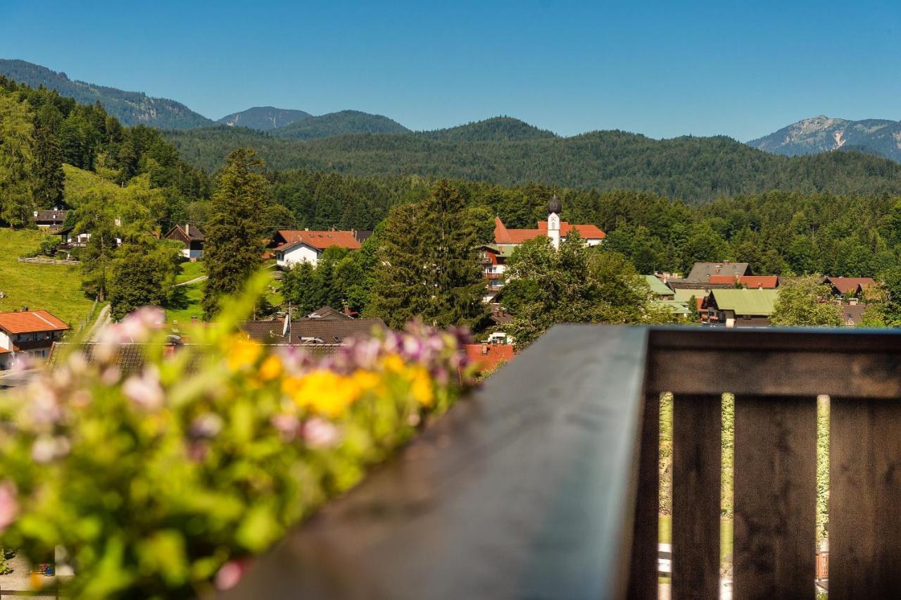 Bayern Resort Hotel - Adults Only - Mit Zugspitzblick - Eibsee-Naehe - Wellnessbereich - Naturpool Im Sommer Grainau Extérieur photo